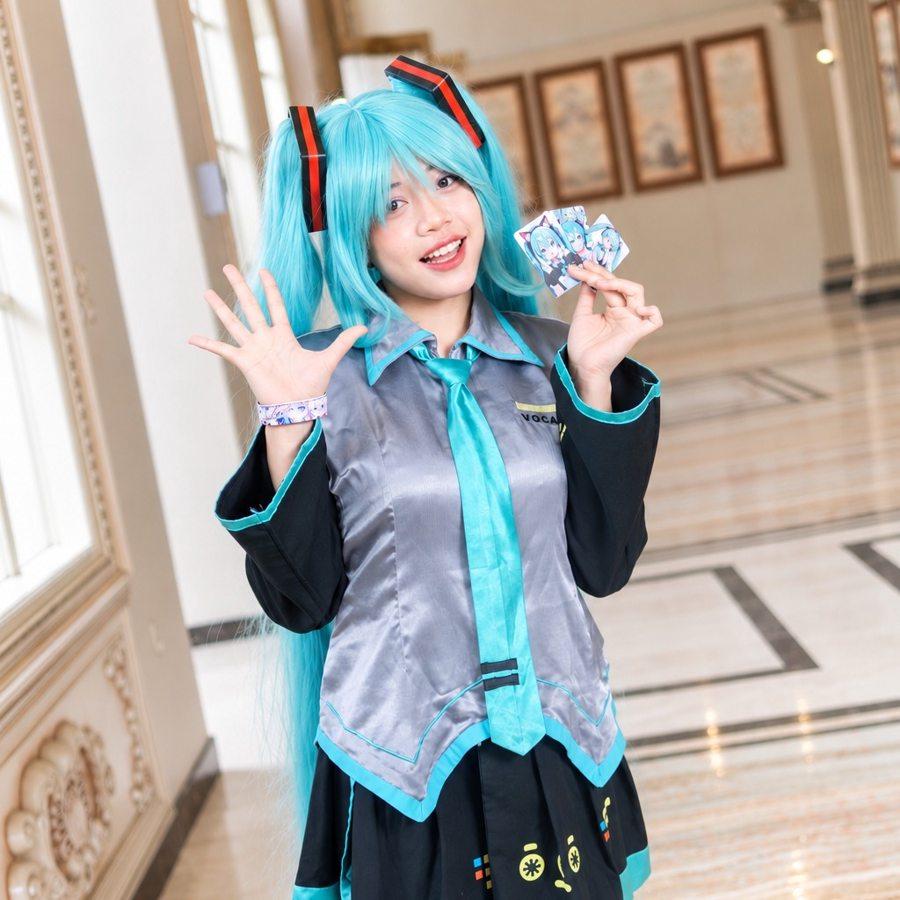 Hatsune Miku Cosplay Photo Album π